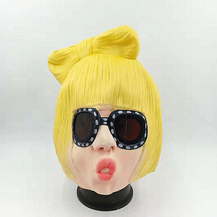 �f�}����ɫ�������z���Lady Gaga��̫��R��Ц���Ů���u������
