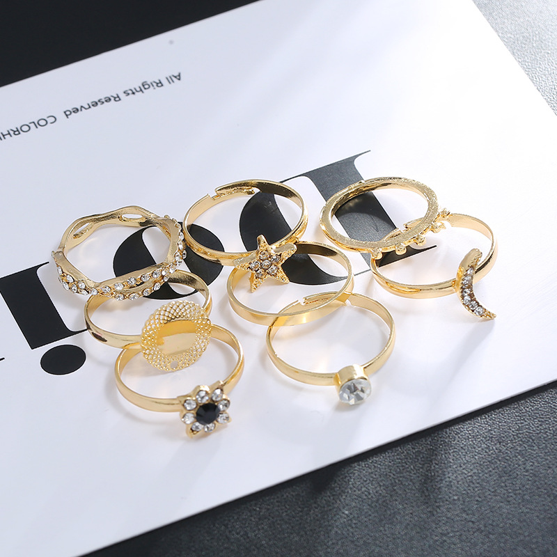 Fashion Retro Diamond Jointed Ring Set Simple Star Moon Round Geometric Ring 8 Piece Set display picture 3