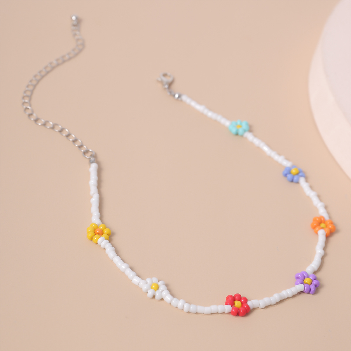 Creative Jewelry Small Daisy Necklace Simple Rice Bead Necklace Wholesale Nihaojewelry display picture 21