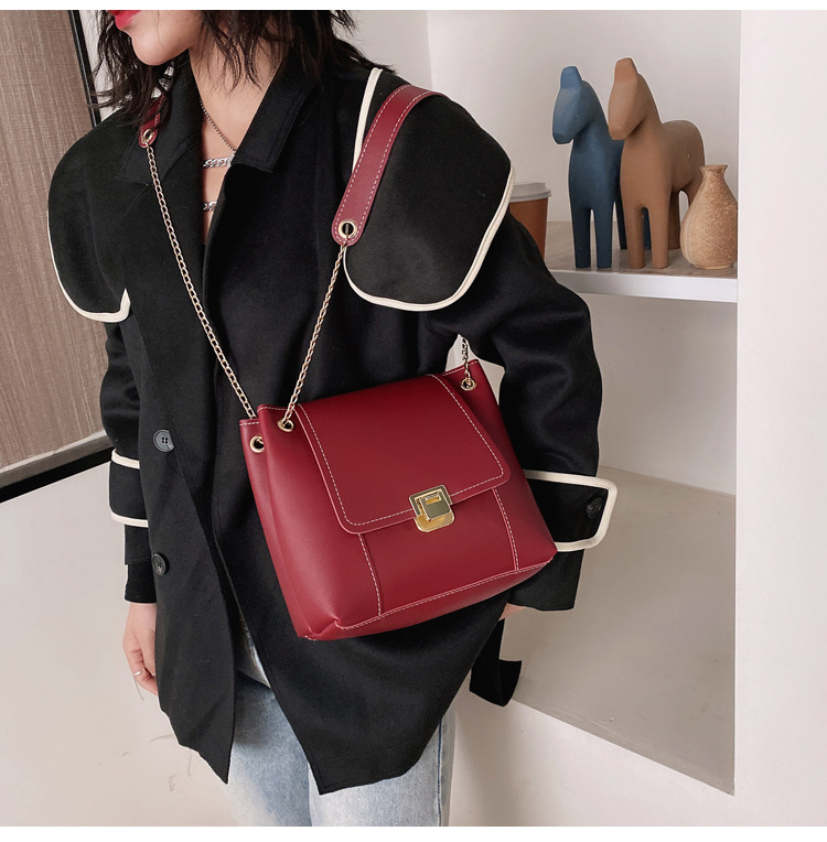 New Wave Fashion Texture Shoulder Bag display picture 17