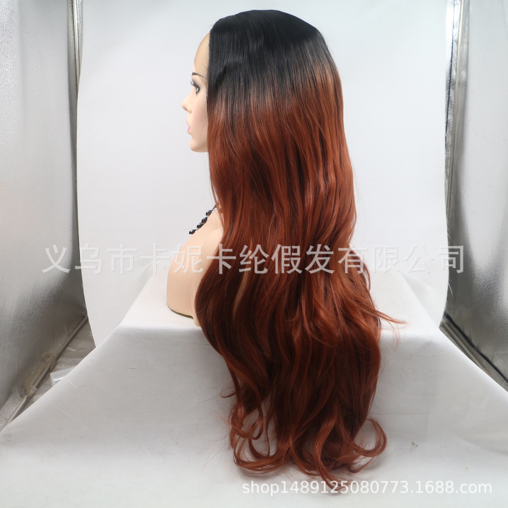 Europa y América de moda cabello largo rizado fibra química pelucón de cabello de mujer al por mayor encaje de cabello