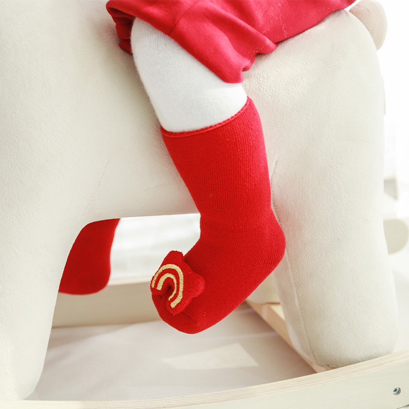 Calcetines para bebés, calcetines para bebés, calcetines para bebés, calcetines de suelo antideslizantes, calcetines de luna llena roja, calcetines de Año Nuevo.