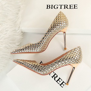 The 6826-11 European and American wind sexy nightclub show thin high-heeled shoes high heel with shallow mouth pointed k