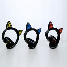 跨境卡通兒童貓耳朵LED帶燈發光頭戴式無線藍牙爆款可折疊耳機