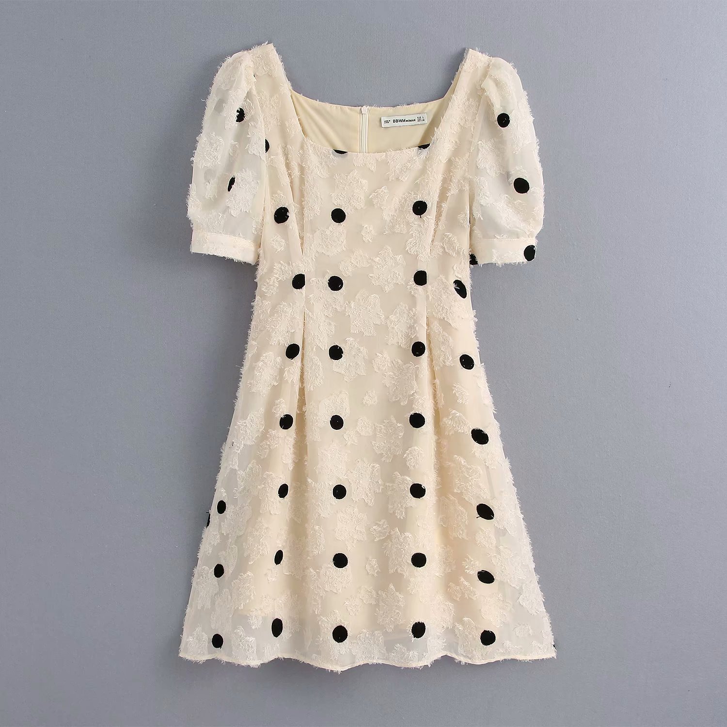 夏季新品轻熟风优雅气质植绒圆点泡泡袖收腰显瘦法式方领连衣裙女