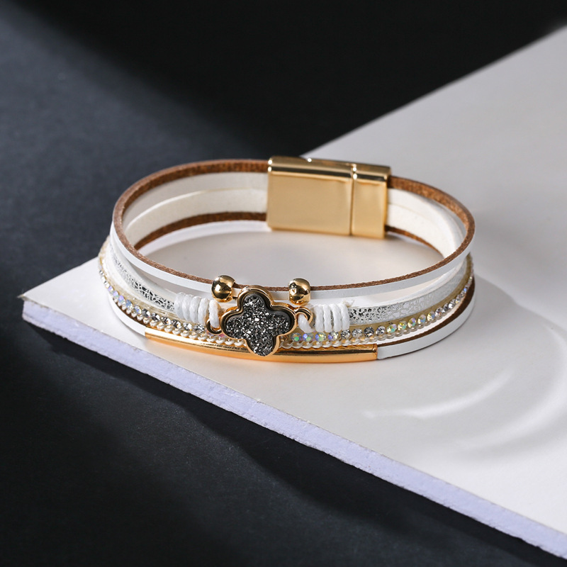 1 Piece Retro Four Leaf Clover Pu Leather Alloy Handmade Rhinestones Womenu0027S Bangle