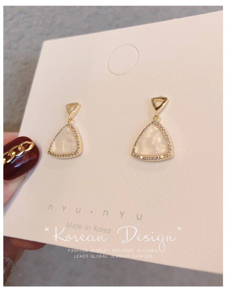 Triangle Mother-of-pearl New Trendy Exquisite Korean Alloy Women's Earrings display picture 5