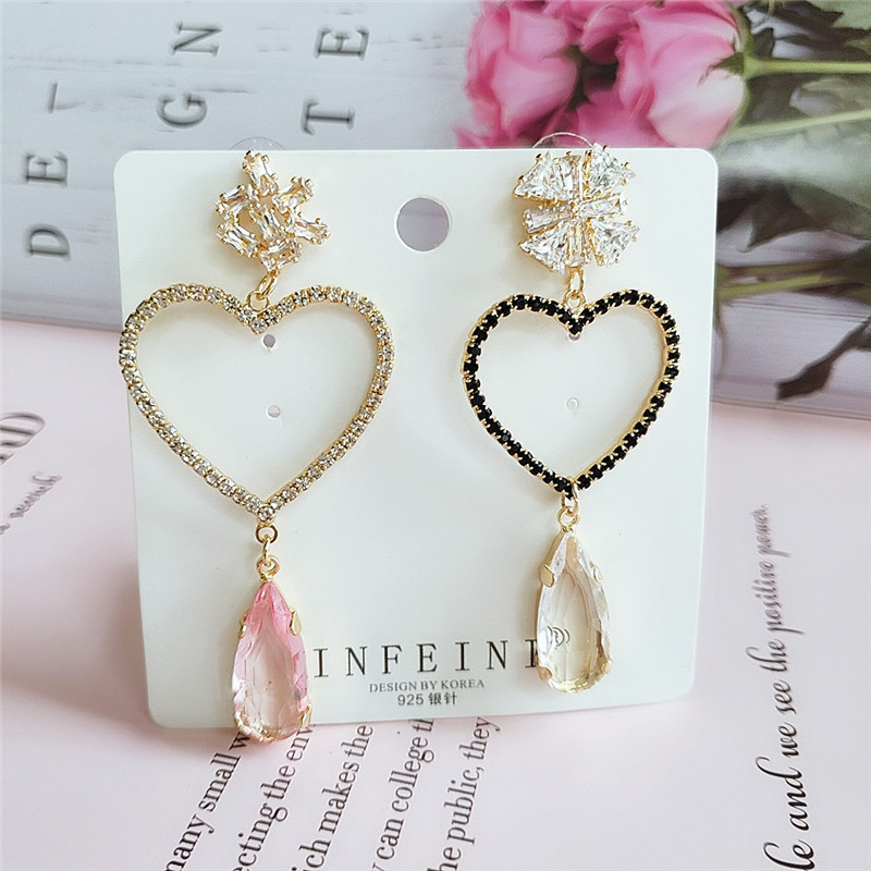 Boucles D&#39;oreilles Diamant En Alliage De Mode Nouvelle Tendance Boucles D&#39;oreilles Rétro Amour En Gros Nihaojewelry display picture 1