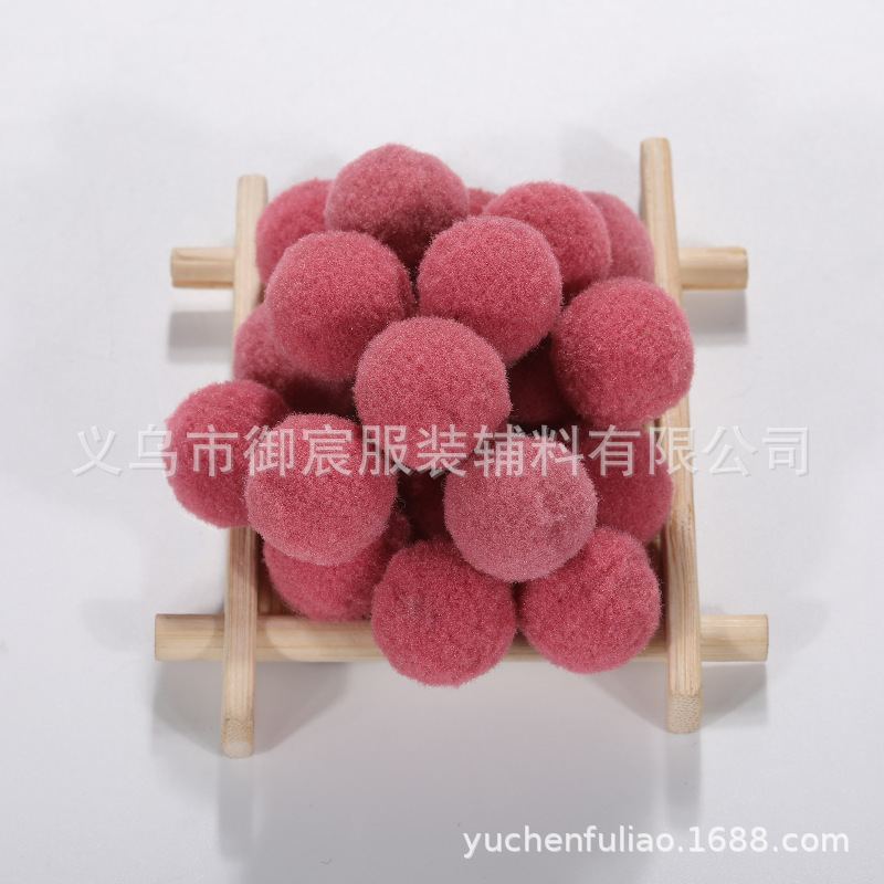 Bola de lana de alta elasticidad envío gratis spot al por mayor bola de peluche de poliéster de color accesorios de bricolaje juguetes hechos a mano bola de lana