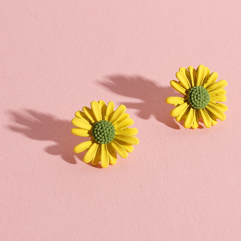 Korean Daisy Alloy Simple Candy Colorful Earrings display picture 1
