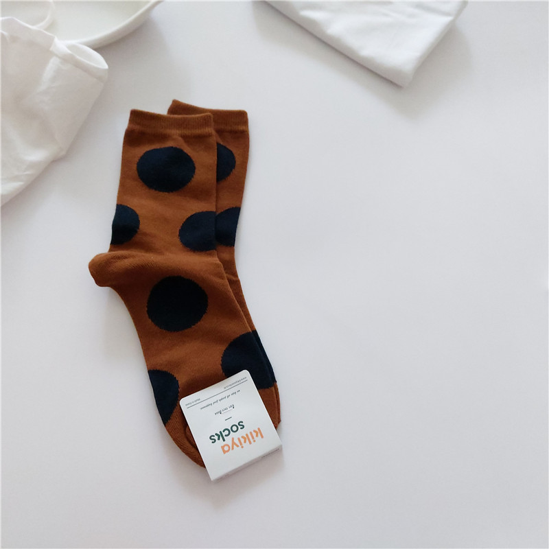 Women's Simple Style Round Dots Cotton Crew Socks A Pair display picture 7