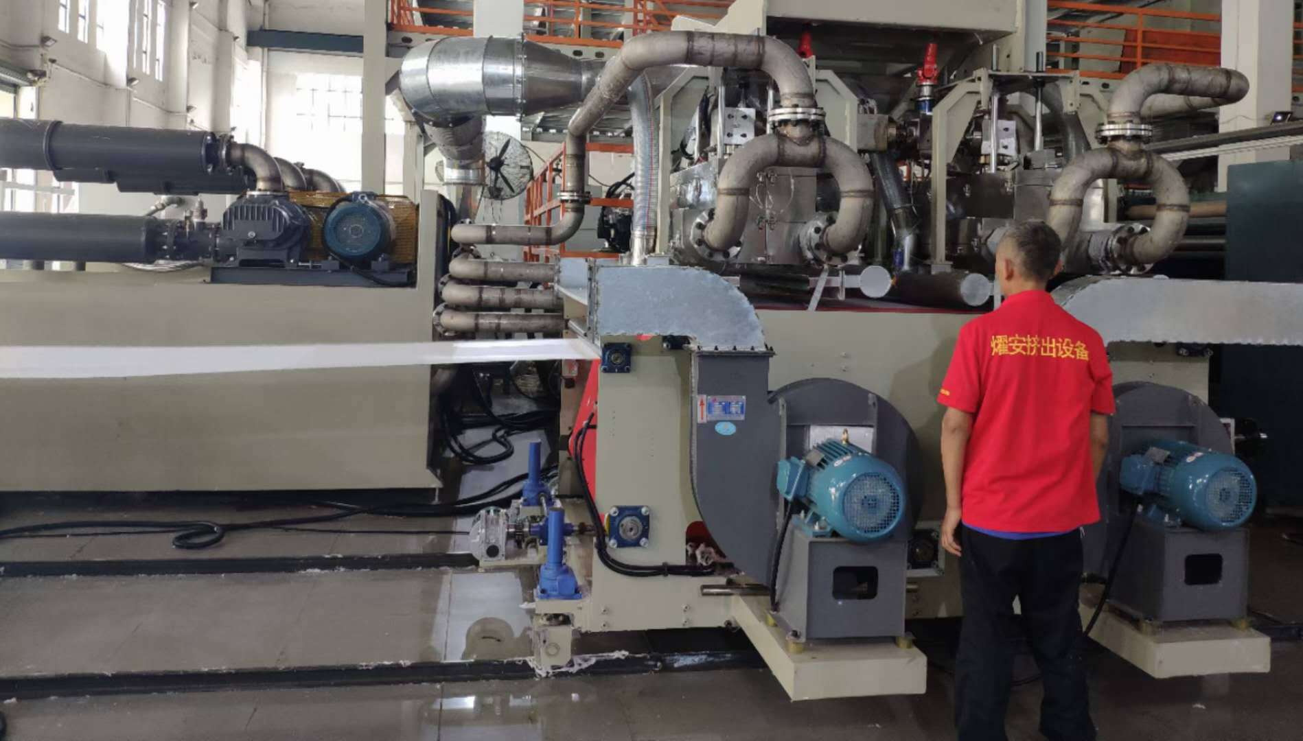 厂家供应双S熔喷无纺布设备双模头熔喷挤出生产线