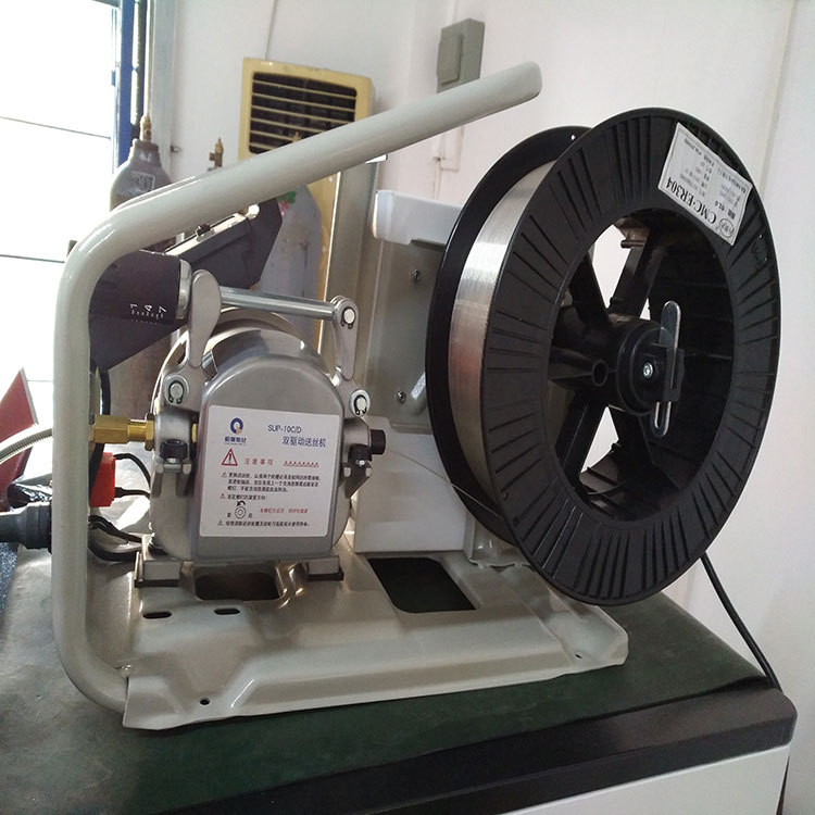 自动送丝机侧面