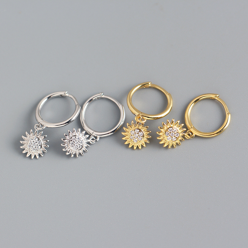 5g Weight 0.03µm Gold Plating Thickness Electroplating Gold Plating Process 1 Pair 925 Sterling Silver Zircon Flower Earrings