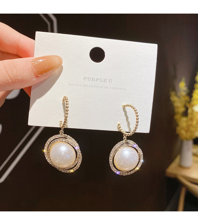 Korean Style Fashion Full Diamond Circle Copper Inlaid Pearl Earrings Wholesale display picture 5
