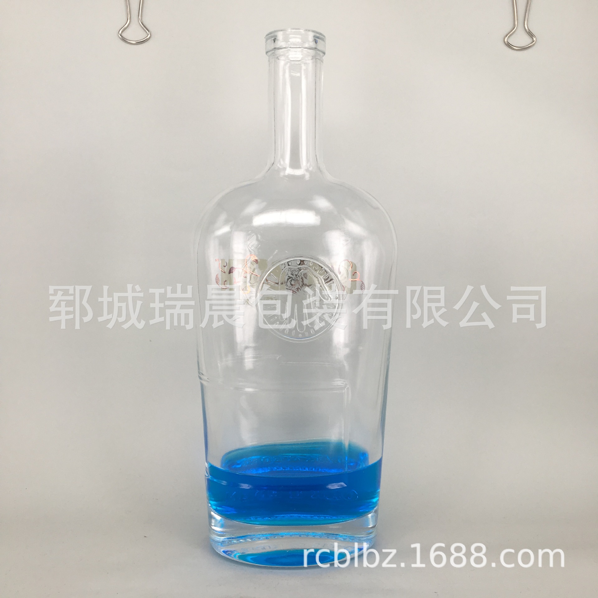 厂家生产玻璃瓶 简约时尚晶白料洋酒瓶可靠花