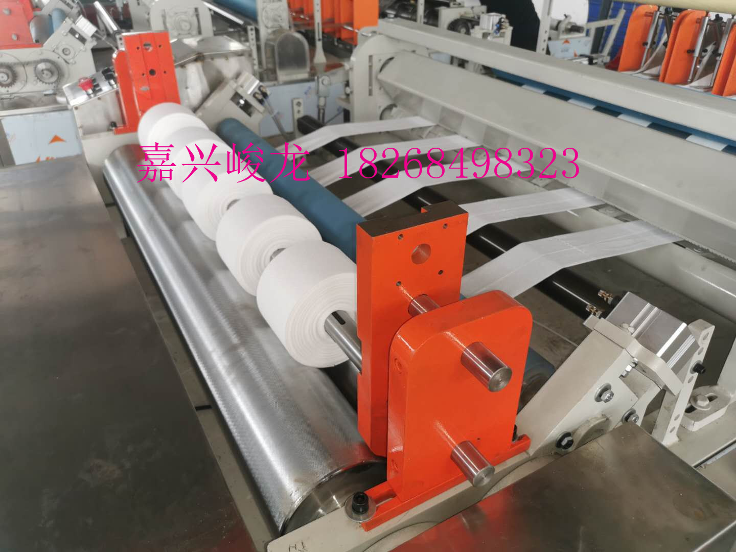 全自动柔巾卷机折叠机无纺布柔巾卷机新型棉柔巾机器设备