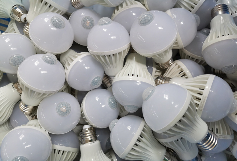 smart bulb人体红外线感应灯泡pir motion