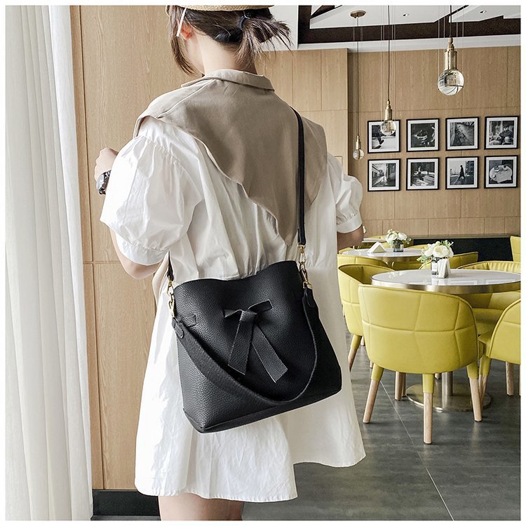 Fashion Simple Shoulder Bag display picture 5