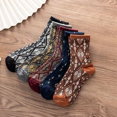 Women's Autumn/Winter New Item at Dongdaemun, Korea - Retro Floral Mid-Calf Socks, Academic Style Fashionable Warm Cotton Socks