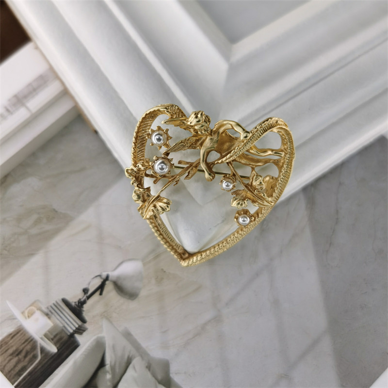 Brooches Classification Cocktail Party Occasion Simple Style Pin Heart Shape Alloy Inlay Artificial Pearls Women's Brooches