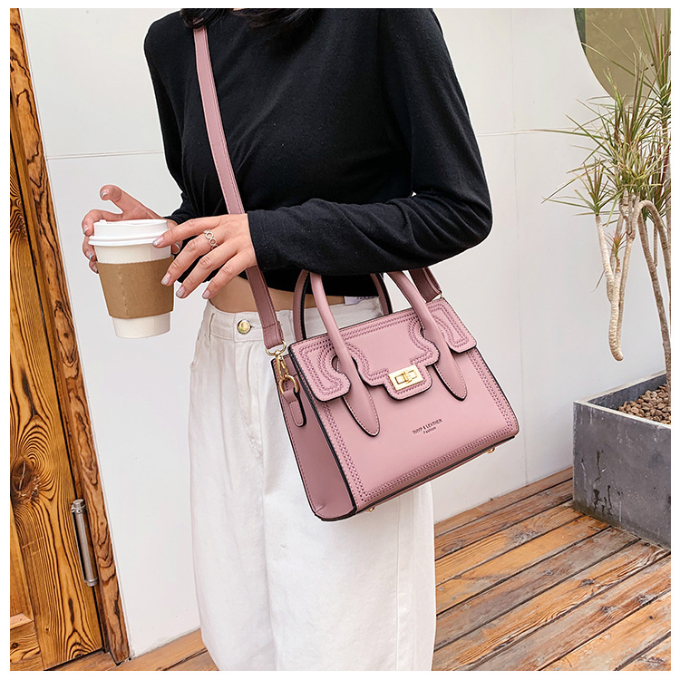 Autumn And Winter New Fashion Embroidery Thread Tote Portable Messenger Bag display picture 12