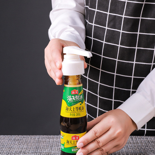 Kitchen Multi-use Oyster Sauce Bottle Squeeze Nozzle Household Oyster Sauce Squeeze Nozzle Pump Head Dosage Bottle Squeeze Oyster Sauce Dispenser