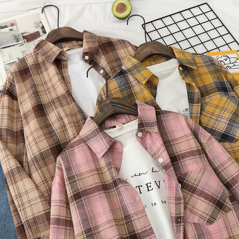 Spring 2020 new Plaid Shirt women's Retro loose long sleeve Hong Kong style design sense small base shirt coat