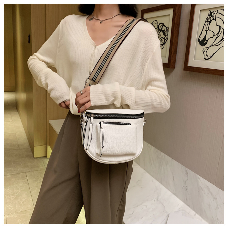 Women's Small Pu Leather Solid Color Classic Style Square Zipper Saddle Bag display picture 7