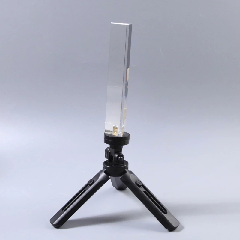 Crystbal-Glass-triangular-pris