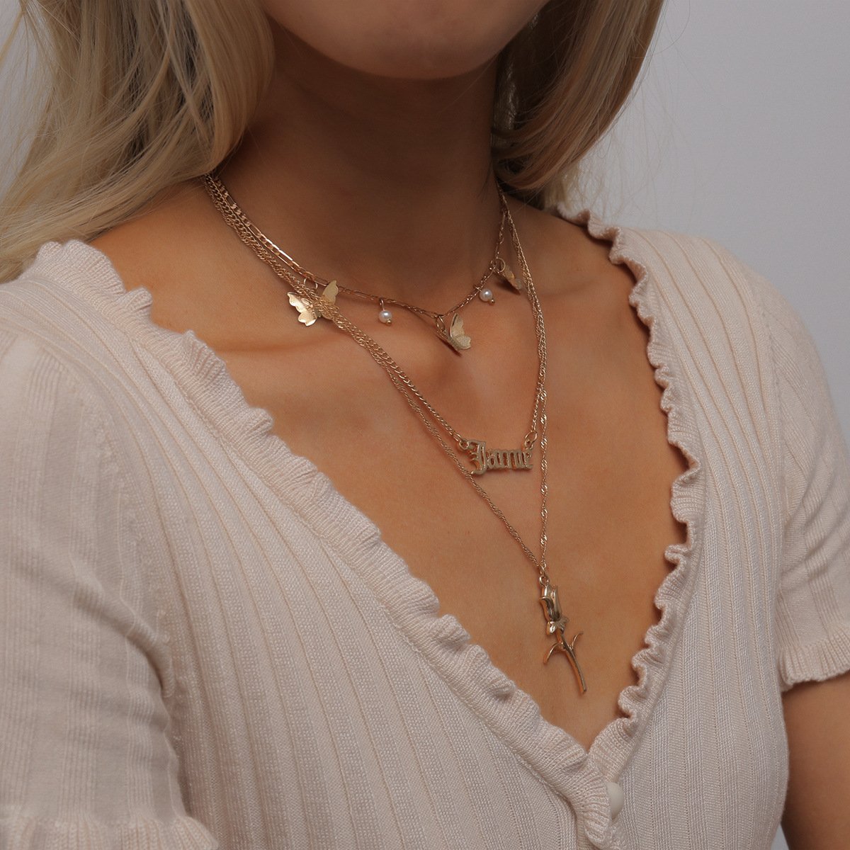 Mode Simple Fleur Creux Lettre Collier Rétro Mélange Et Match Rose Petit Papillon Collier Ensemble Nihaojewelry Gros display picture 4