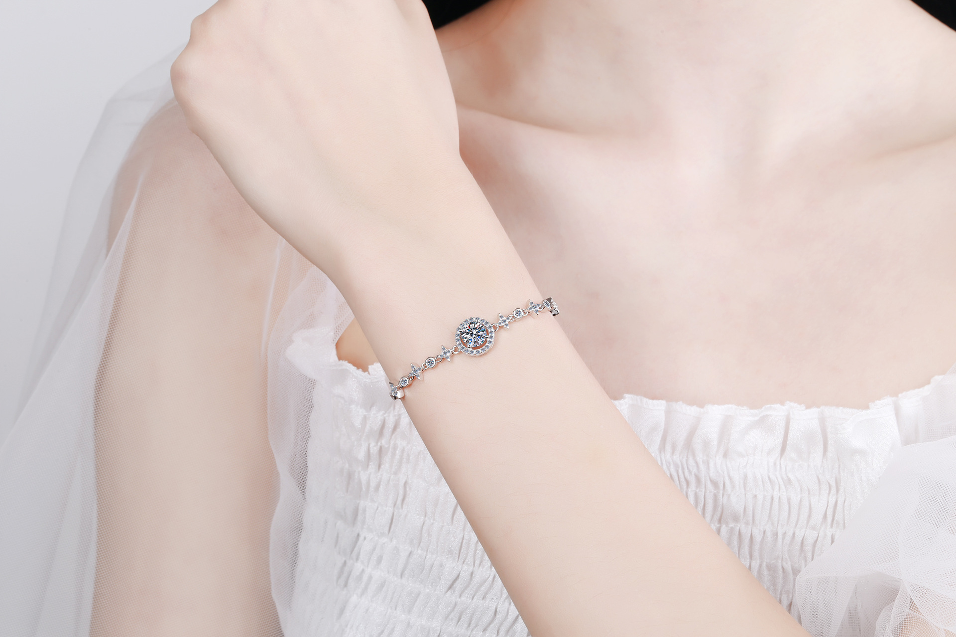 Simple Style Shiny Round Sterling Silver Moissanite Zircon Bracelets In Bulk display picture 4