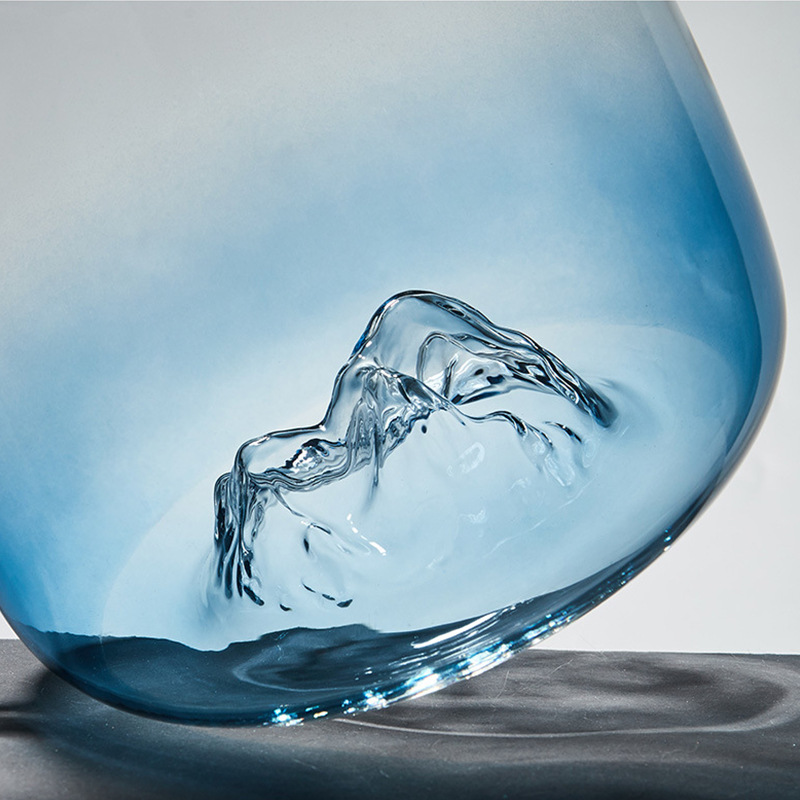 Fábrica al por mayor cubierta de silicona nieve montaña botella de agua fría gran capacidad gradiente botella de agua fría material de borosilicato jugo de olla