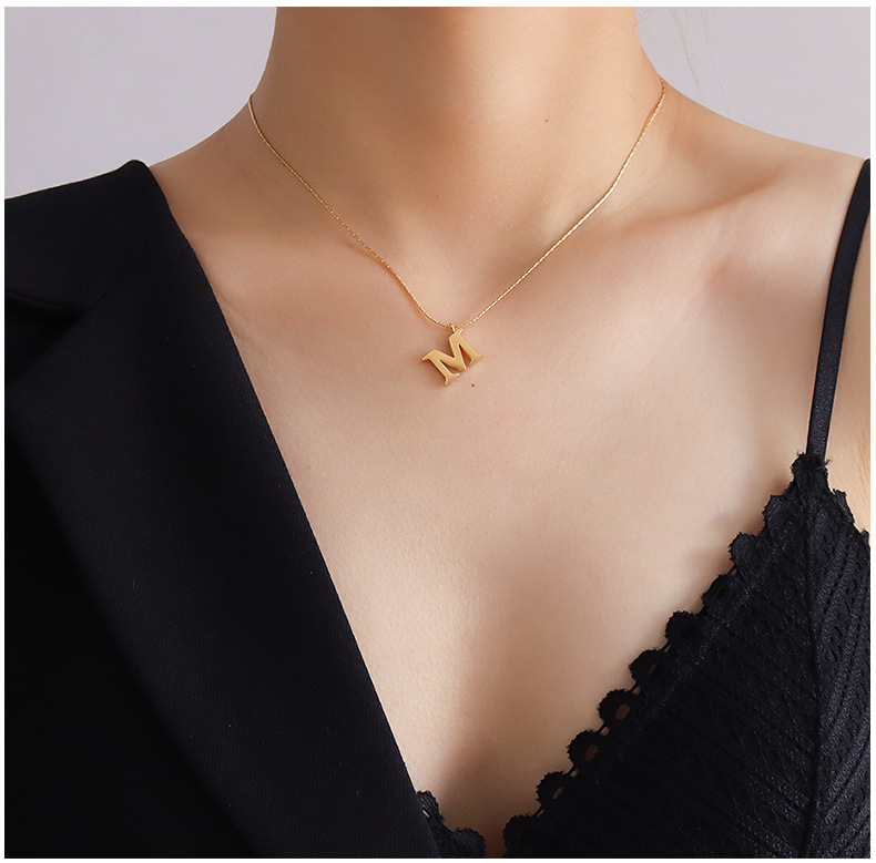 Hammer Square Pattern Superfine Clavicle Chain M English Letter Necklace display picture 7