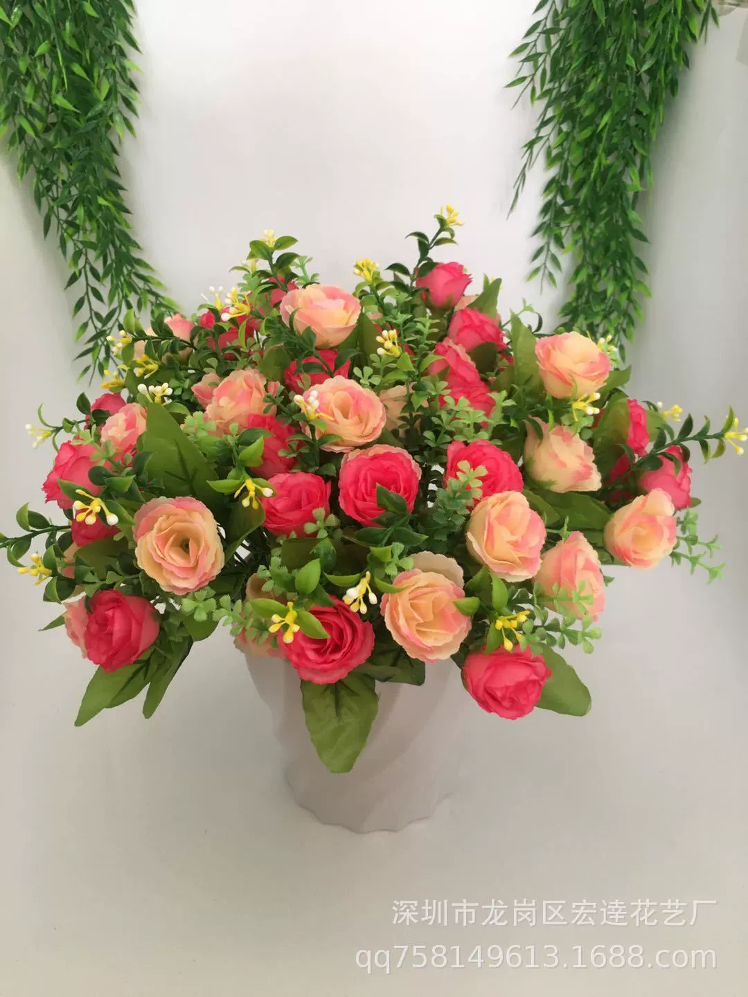 Фабрика прямого моделирования цветочных растений, гостиная, размещенная удушающим внешним украшением, имитация розы, 5 зеленых почек гибискуса