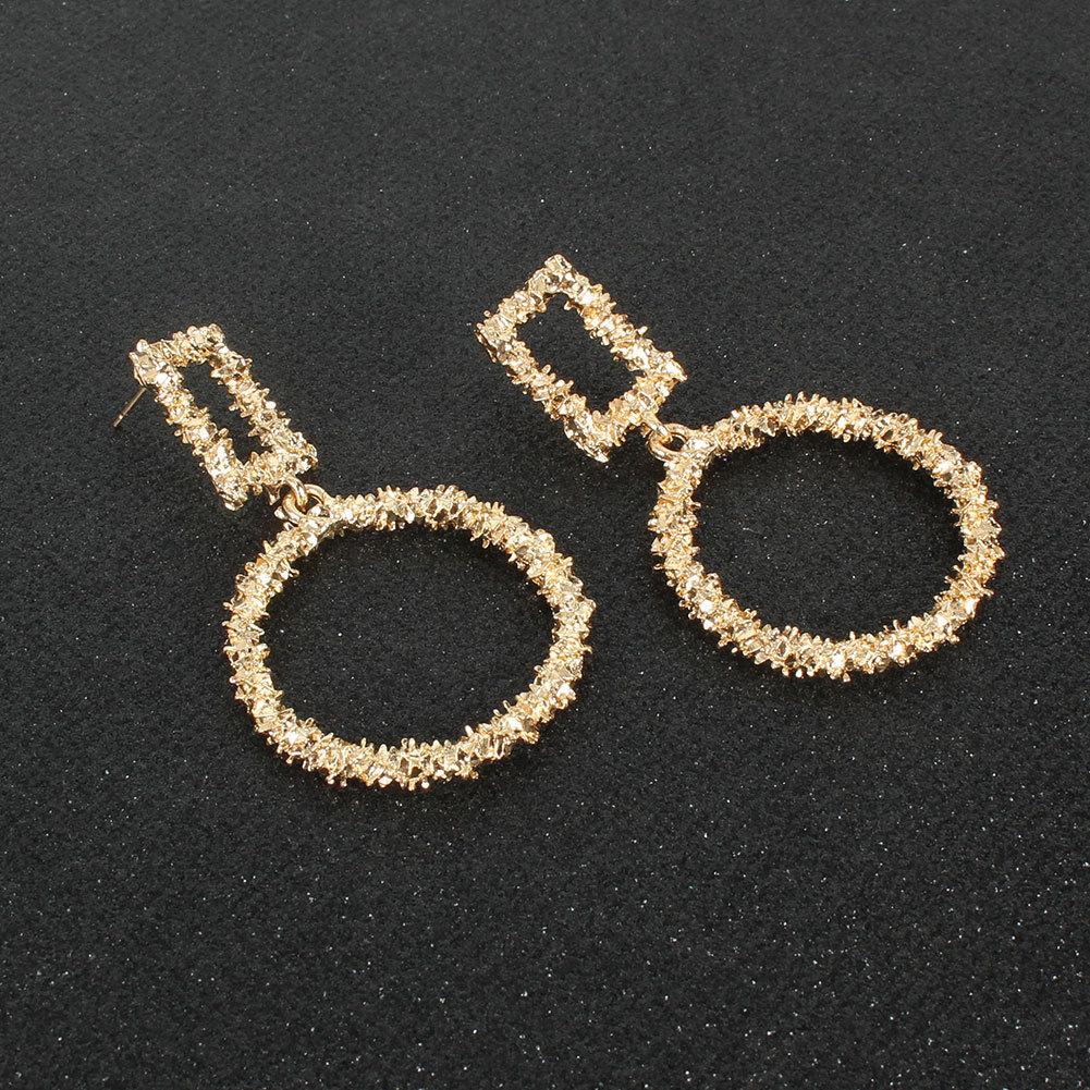 Exaggerated Minimalist Gold Alloy Drop-shaped Earrings Wholesale Nihaojewelry display picture 6