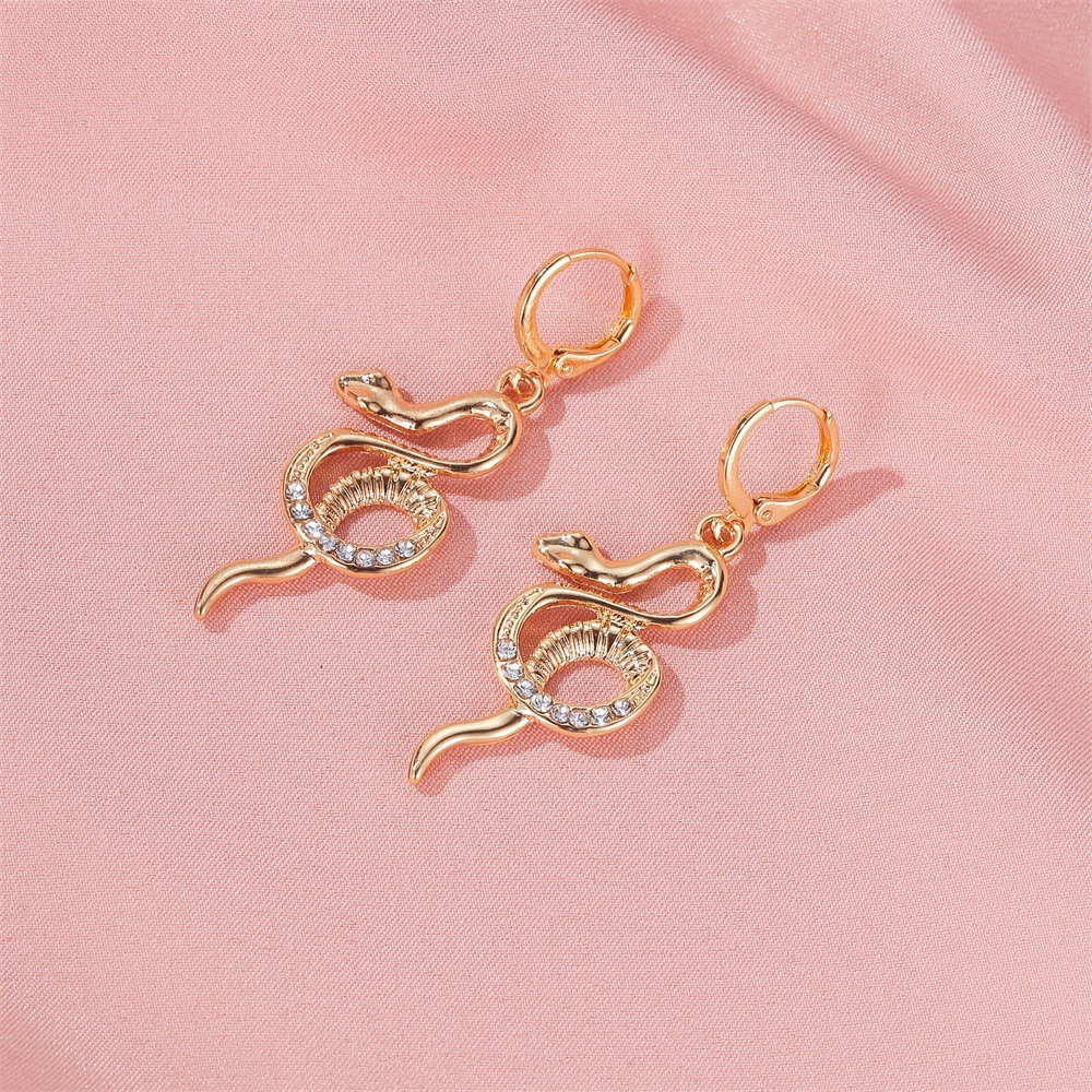 New Earrings Temperament Luxury Earrings Ear Buckle Personality Full Diamond Snake Shaped Long Earrings Ladies Earrings Wholesale Nihaojewelry display picture 9