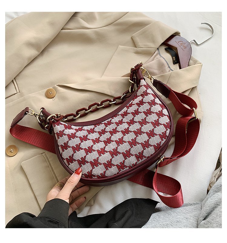 Armpit Shoulder Messenger Dumpling Bag display picture 9