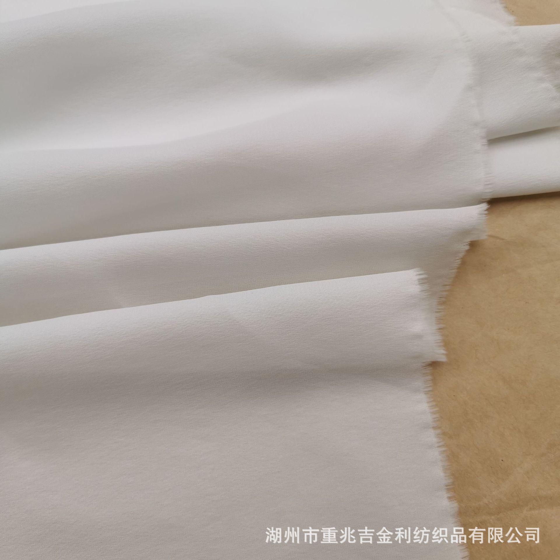现货供应14MM丝人丝双绉140门幅真丝人丝交织布料微肌理感面料-阿里巴巴
