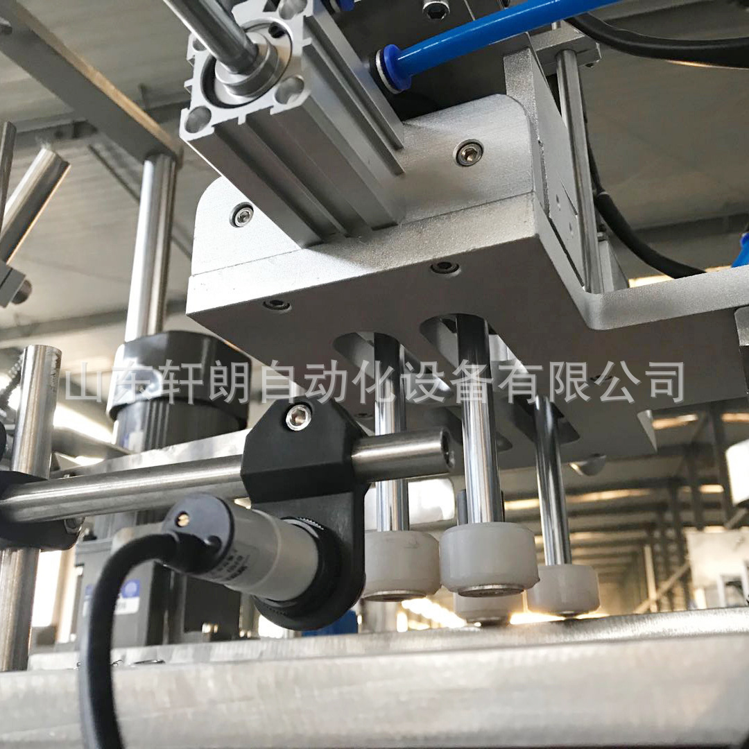 塑料盖旋盖机 小型消毒水洗手液洗衣液旋盖机 直线式全自动旋盖机