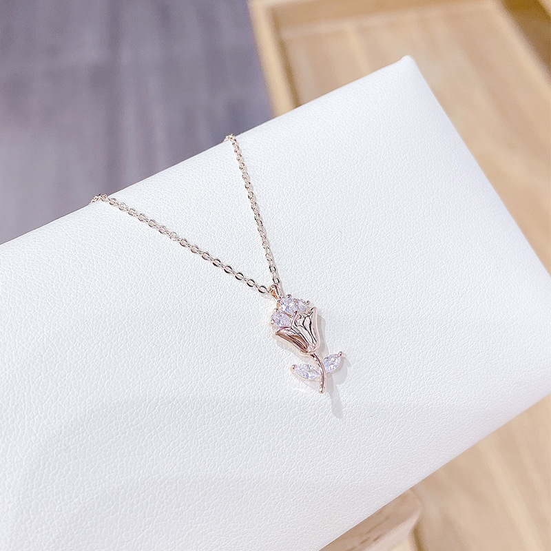 Copper Elegant Simple Style Plating Flower Zircon Pendant Necklace display picture 2