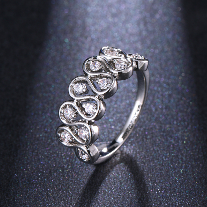 design shiny ring with stone with zircon