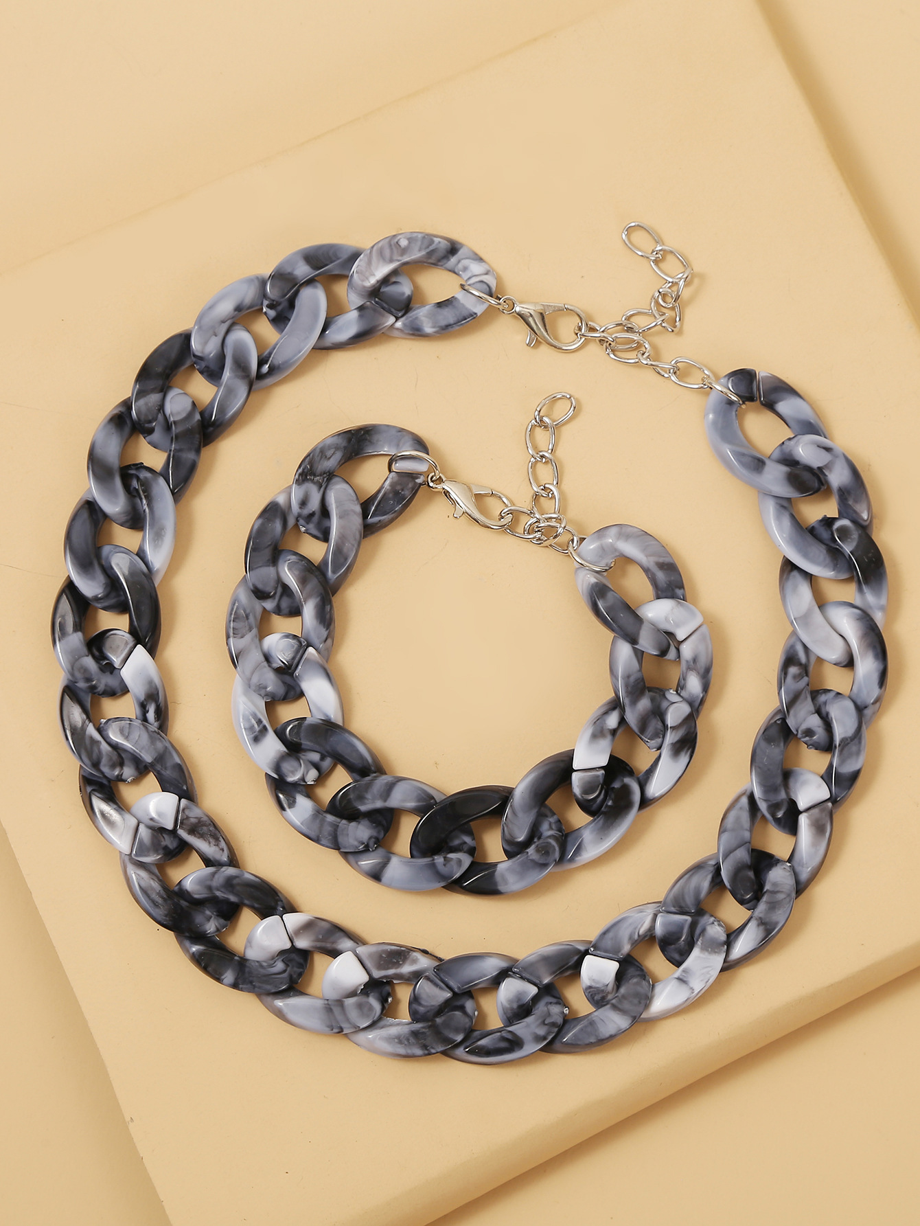 Bohemian Acetate Plate Twist Fashion Necklace Bracelet 2-piece display picture 9