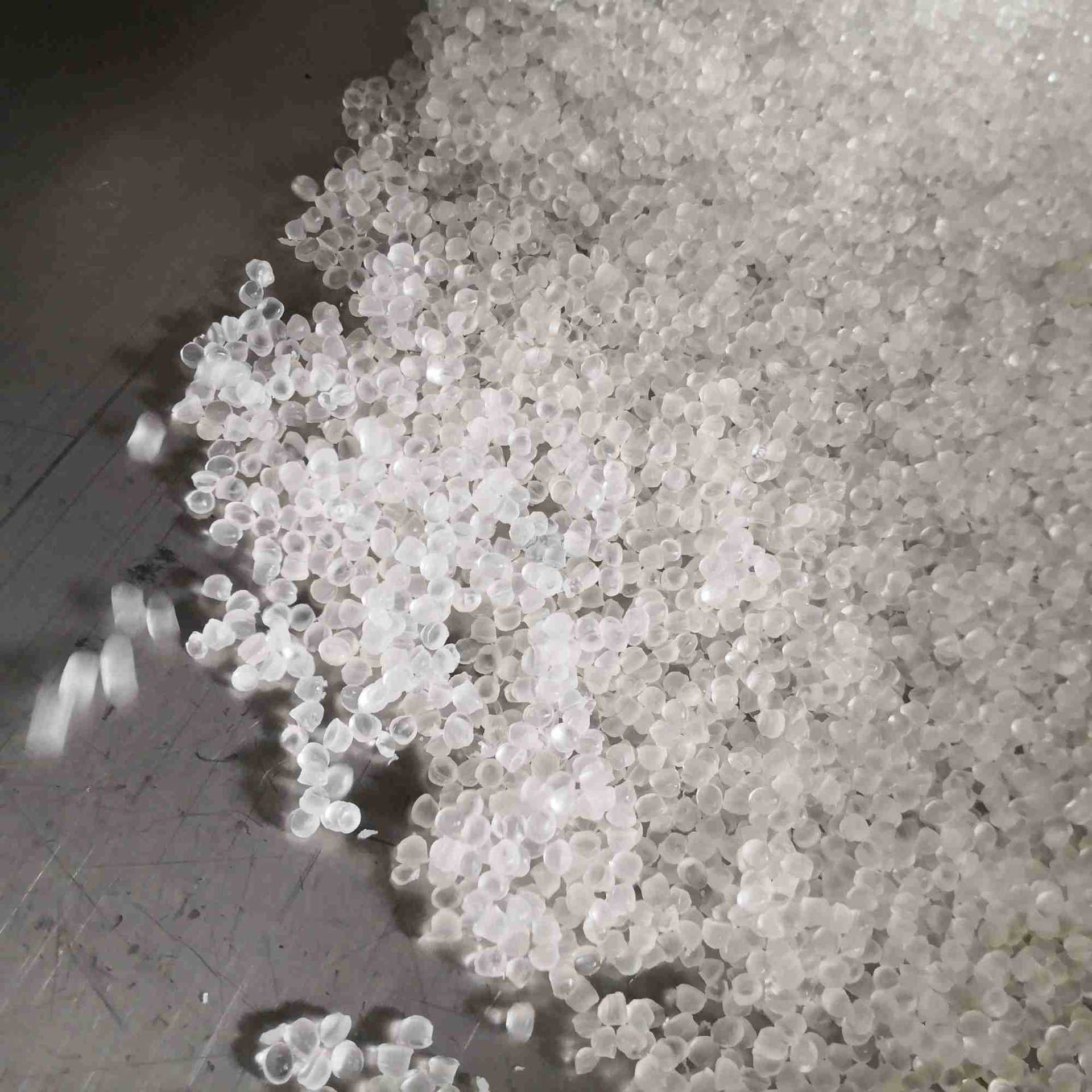 PVC透明颗粒67A