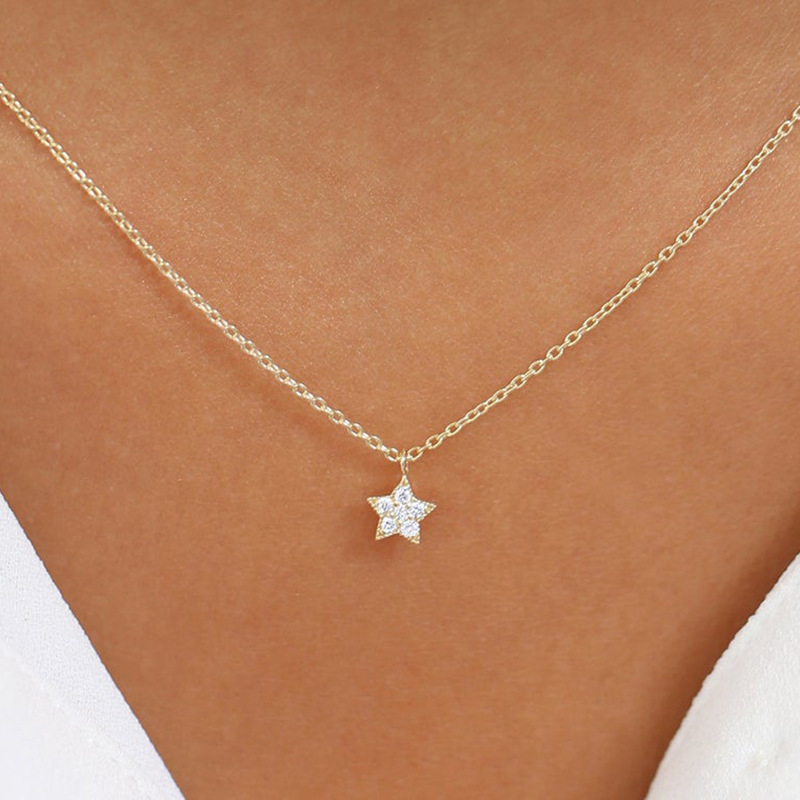 Fashion Star Inlaid Zircon Necklace Simple Five-pointed Star Clavicle Chain display picture 6