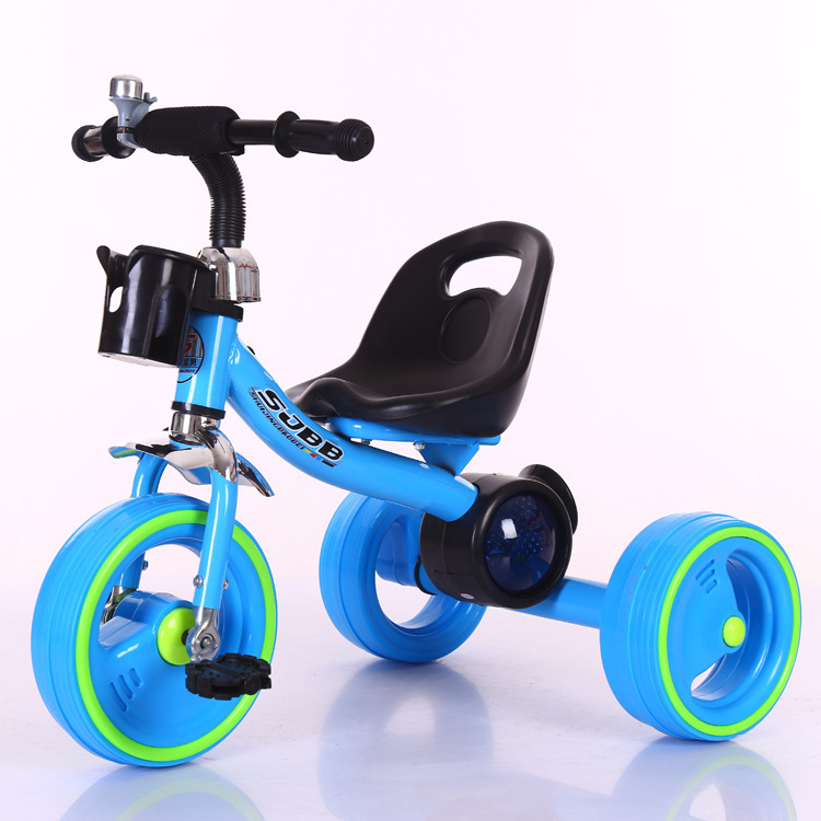 Los fabricantes suministran triciclo para niños pedal de tres ruedas música ligera Triciclo de juguete para bebé Scooter