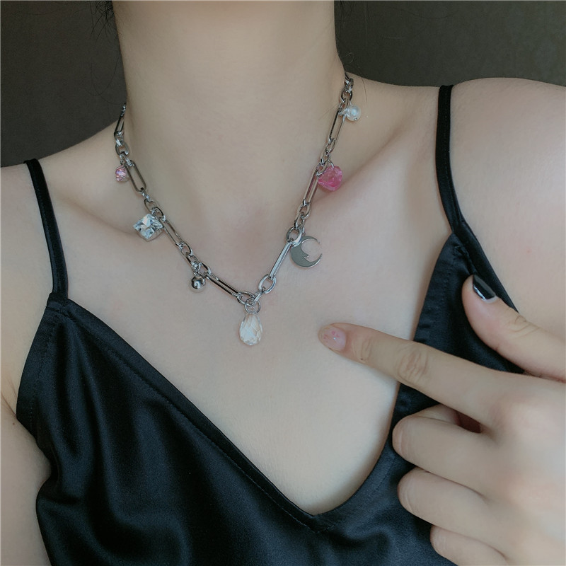 Korea New Niche Short Choker Chain Pink Crystal Pearl Moon Pendant Necklace For Women Wholesale display picture 5