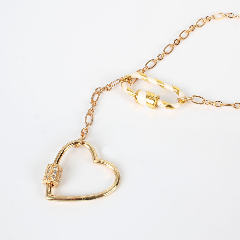 Fashion Single Layer Peach Heart Carabiner Fashion Color Link Buckle Necklace display picture 3