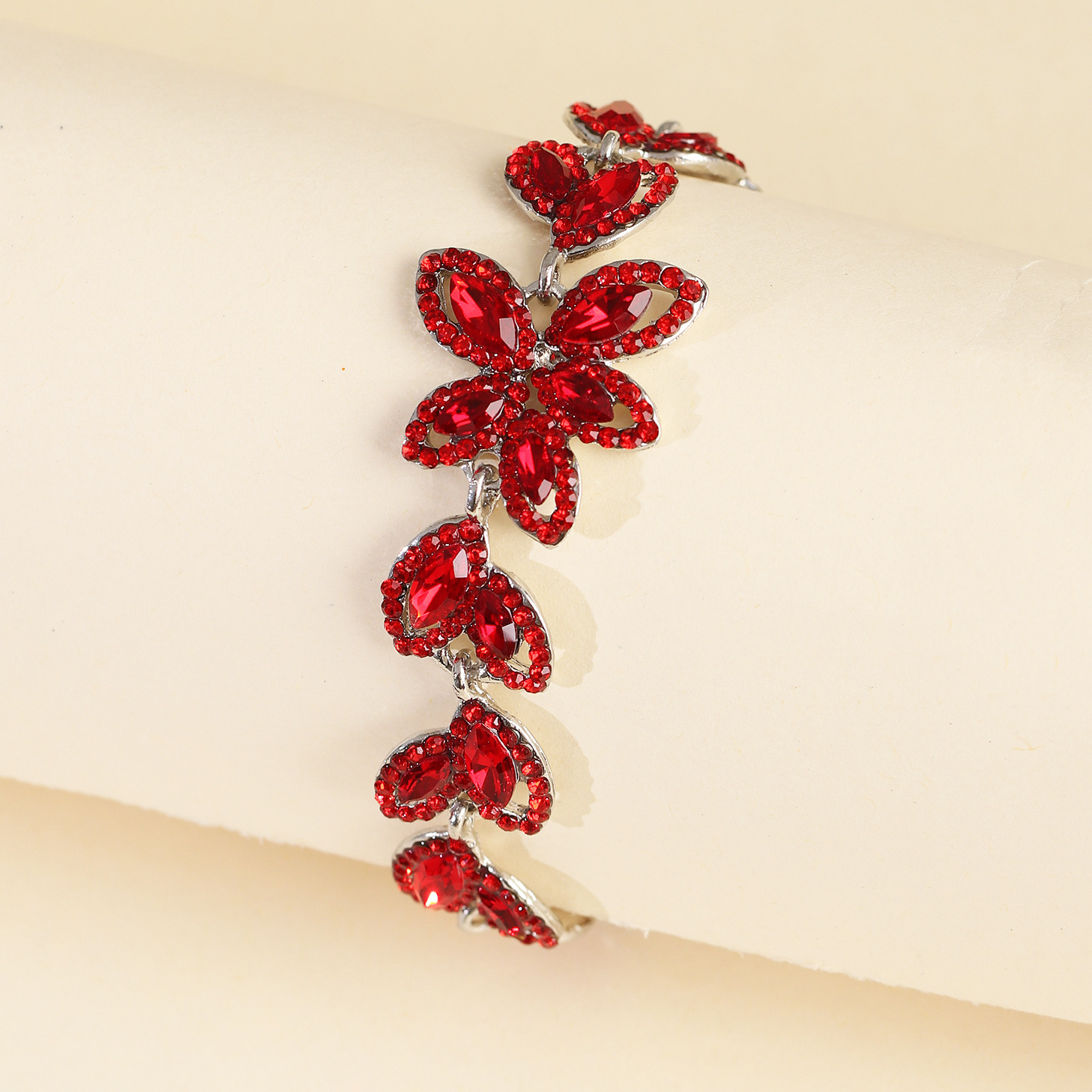 Fashion Jewelry Creative Alloy Diamond Leaf Bracelet Wholesale Nihaojewelry display picture 14