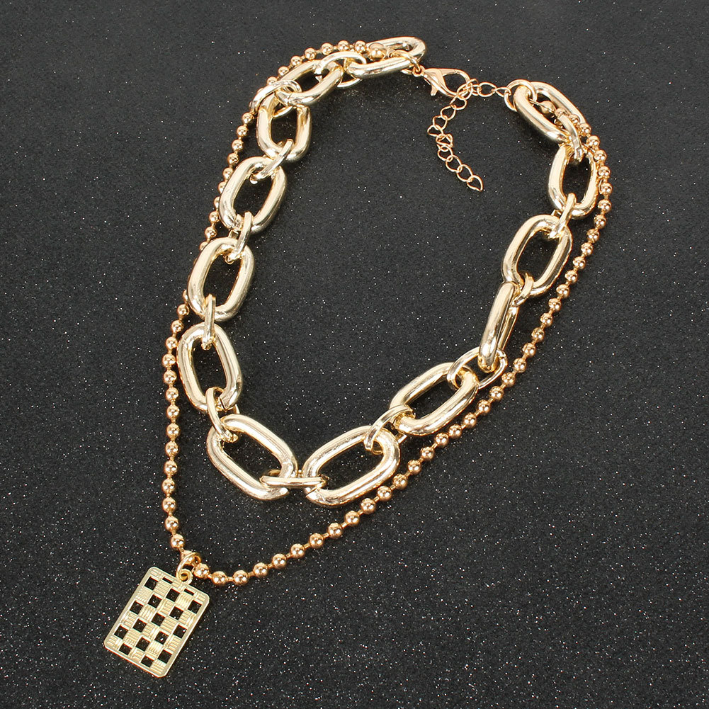 Europäische Und Amerikanische Kreative Mode Persönlichkeit Halskette Damen Einfache Metall Quadratische Anhänger Schlüsselbein Kette Halskette 14150 display picture 4